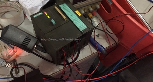 bang-dien-tu-led-ket-noi-plc